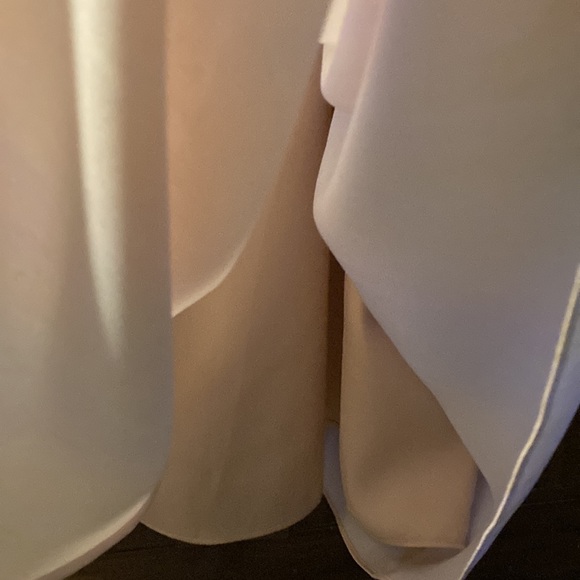 Beautiful Vince pink skirt New with tags SZ 14. Fully lined. Great for Spring - Picture 4 of 7